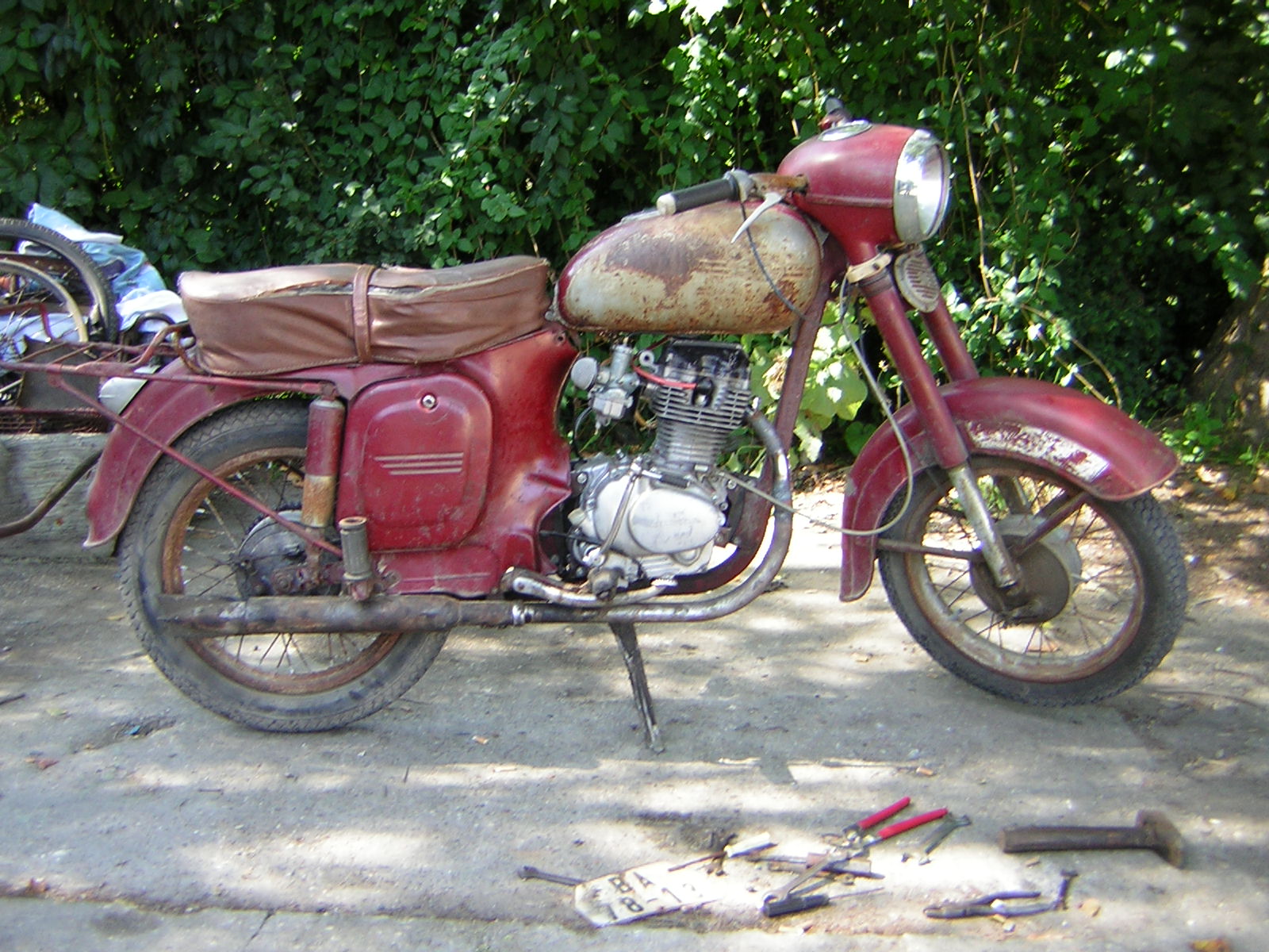 ČZ 175 motor Honda 125 